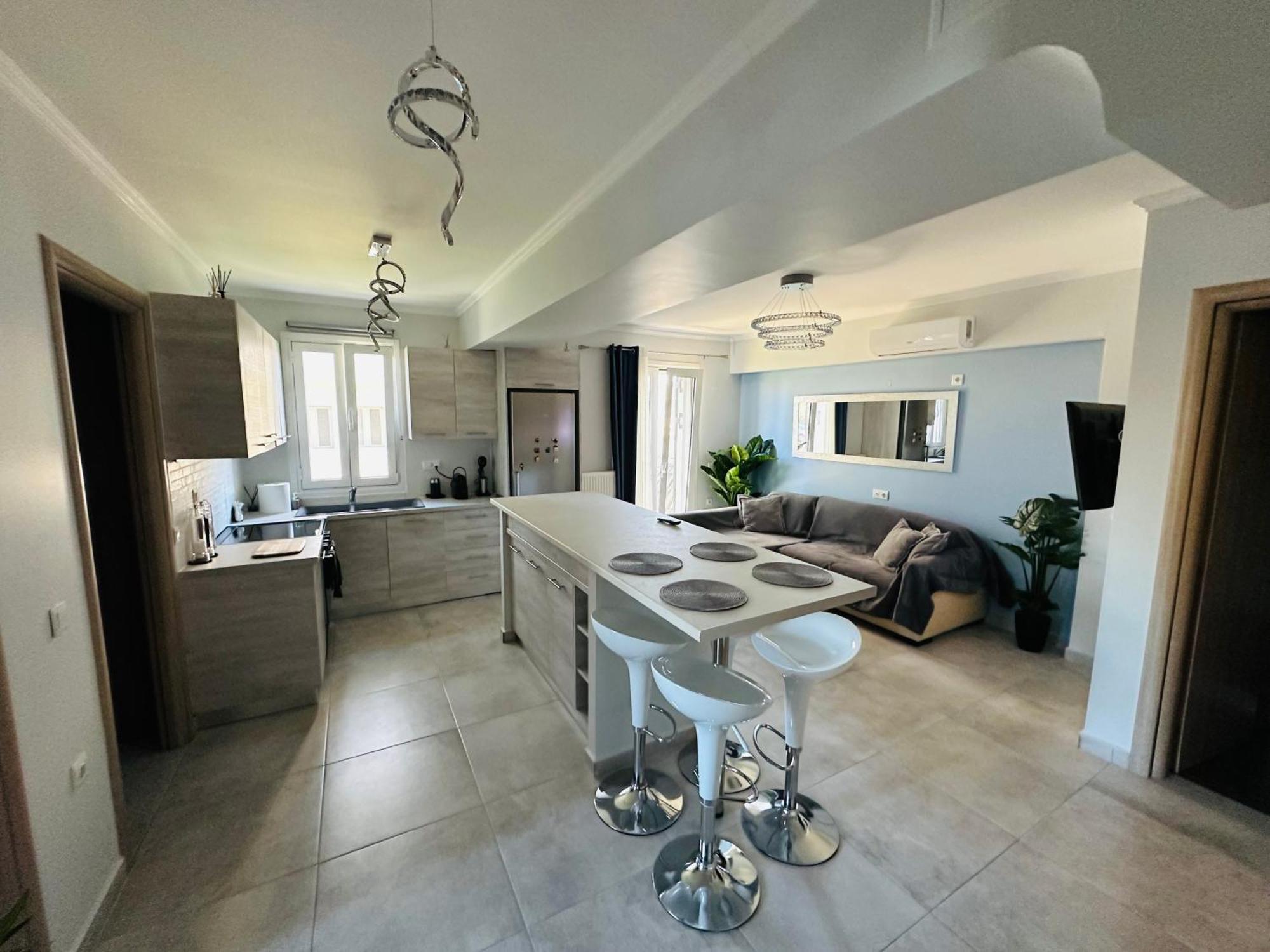 Crystal House Apartment *